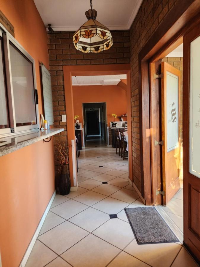 Southy Inn By The Lake Benoni Bagian luar foto