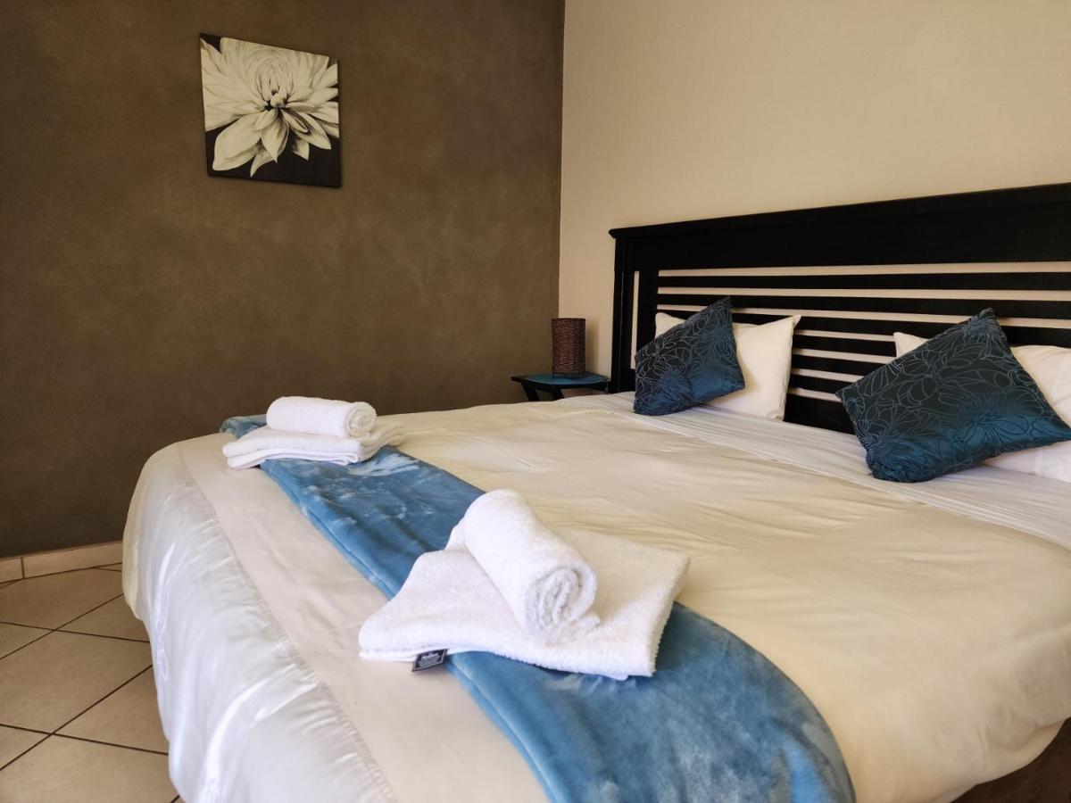 Southy Inn By The Lake Benoni Bagian luar foto