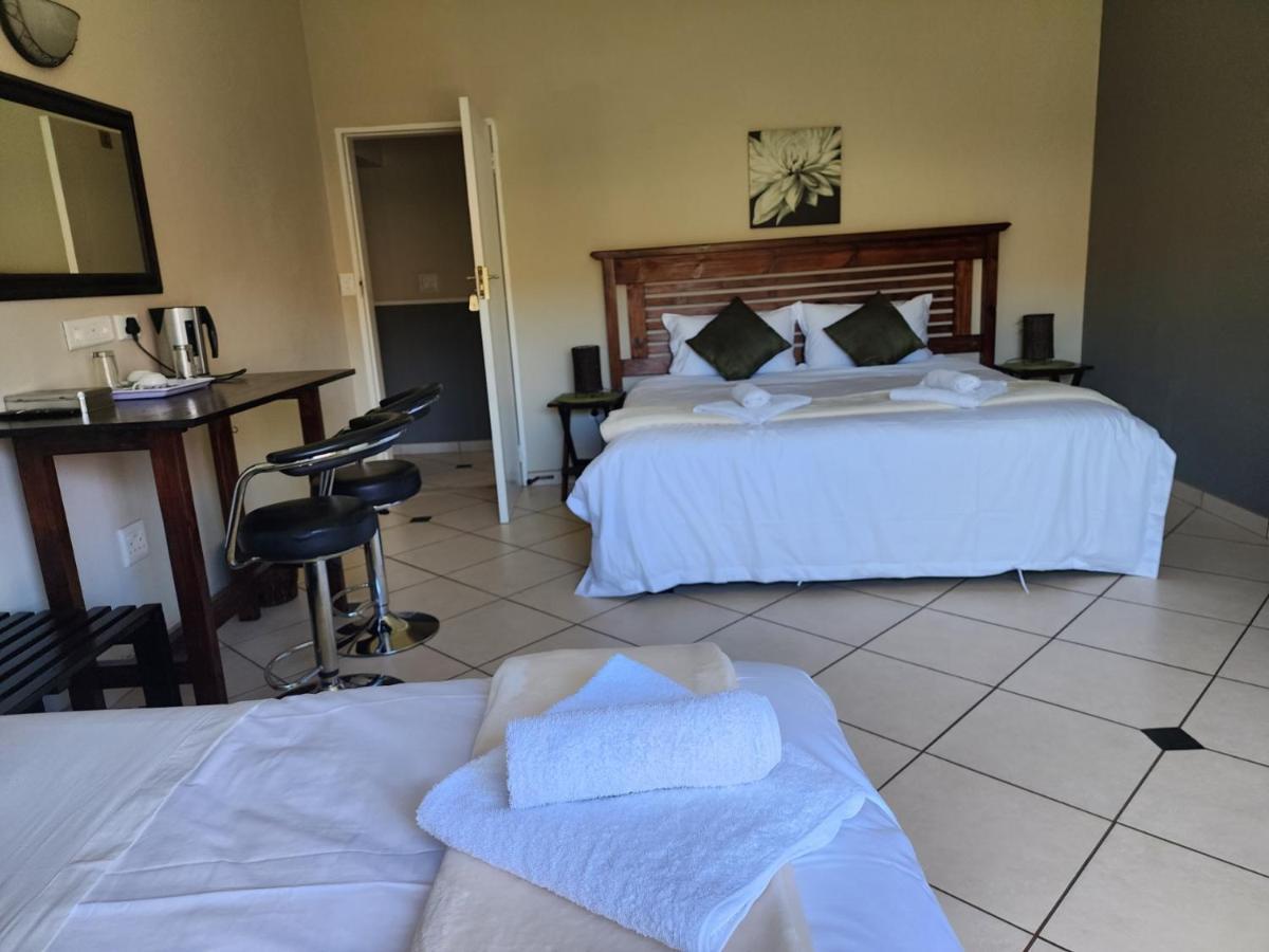 Southy Inn By The Lake Benoni Bagian luar foto