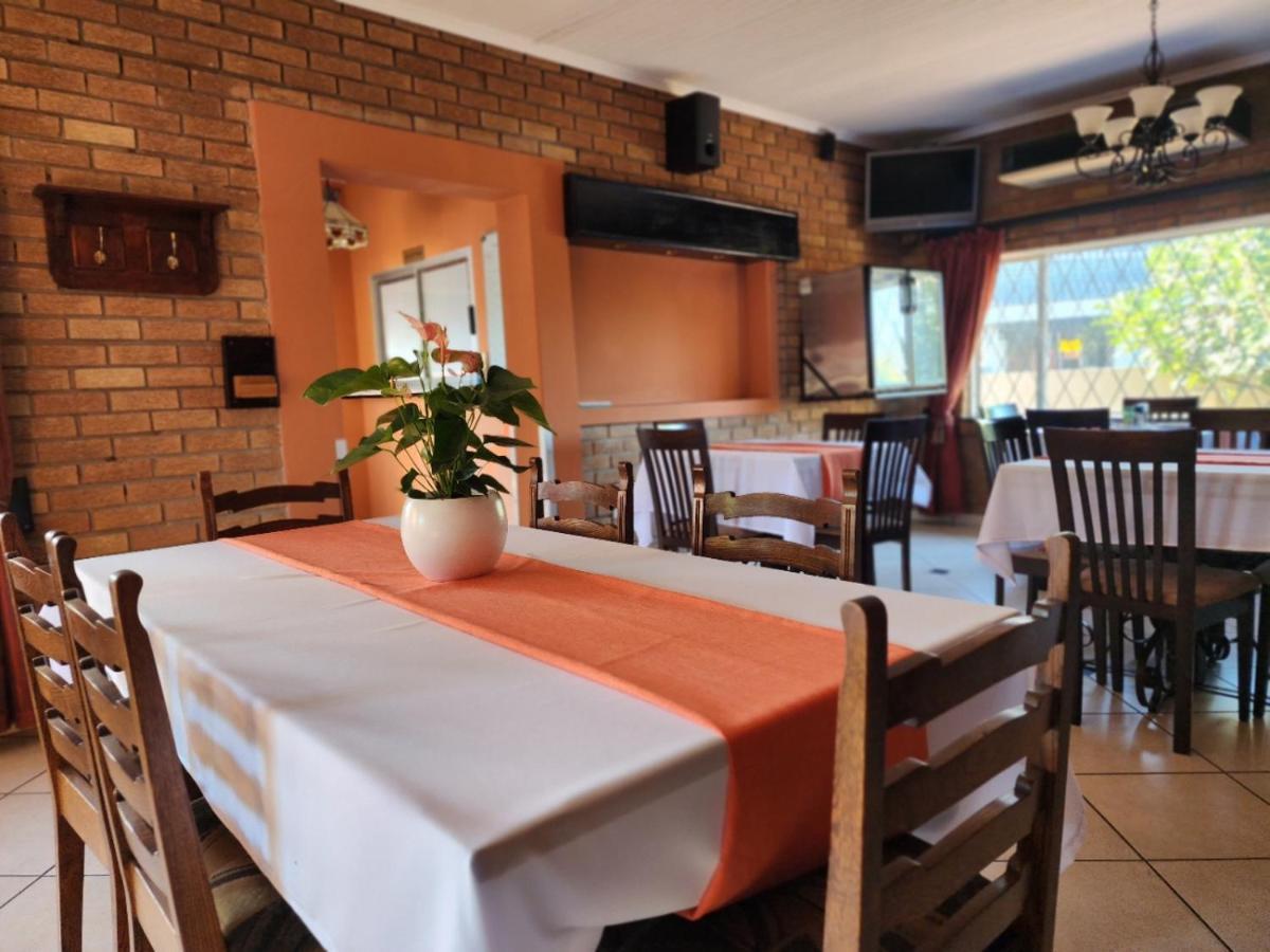 Southy Inn By The Lake Benoni Bagian luar foto
