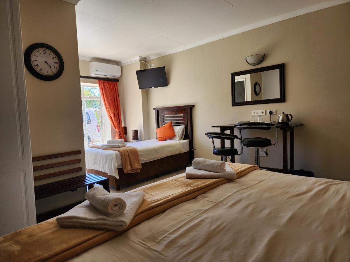 Southy Inn By The Lake Benoni Bagian luar foto