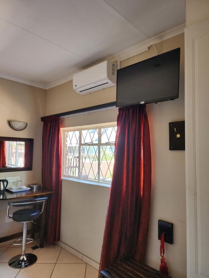 Southy Inn By The Lake Benoni Bagian luar foto